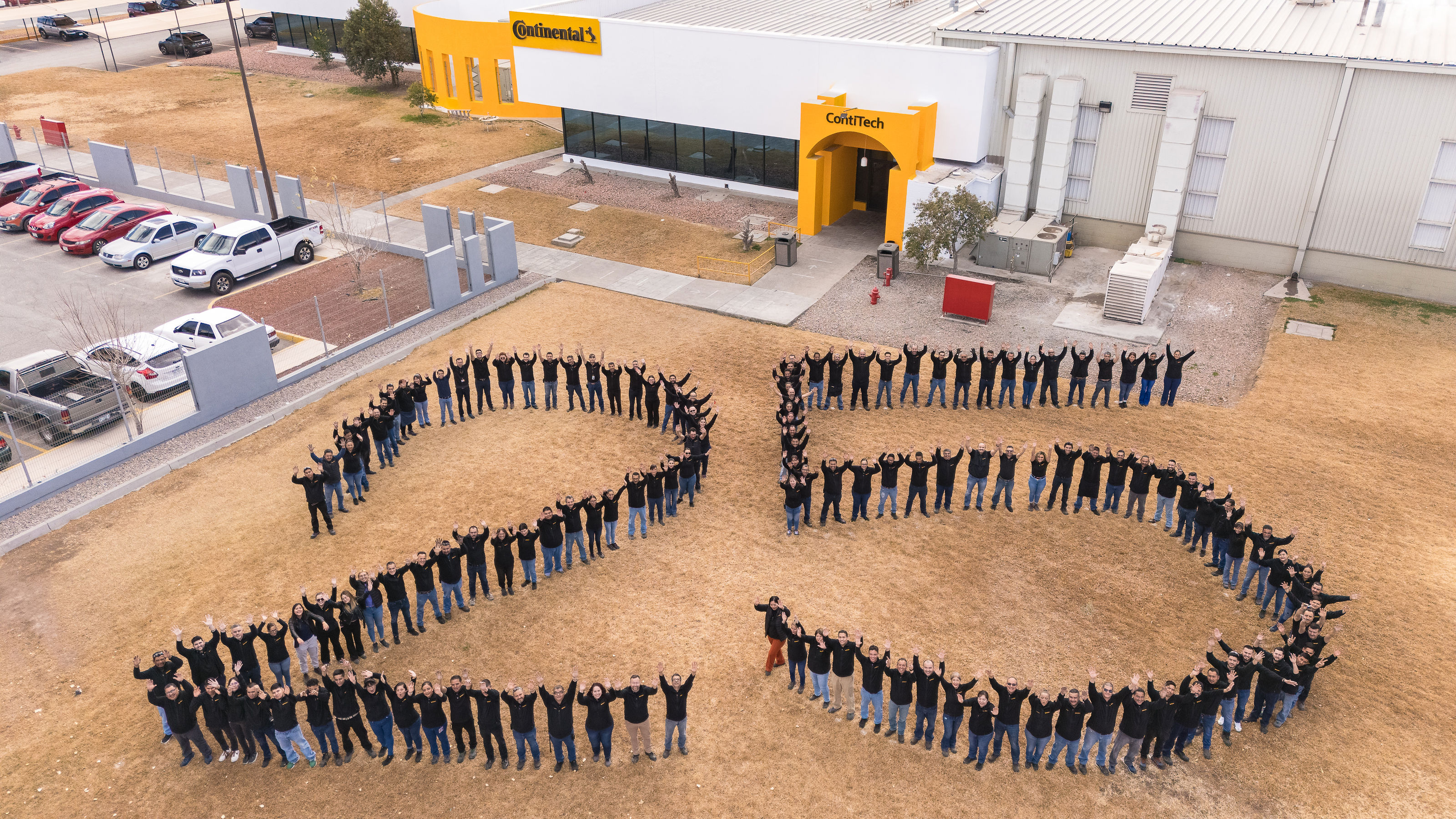 Celebra Continental planta Chihuahua 25 años de éxito