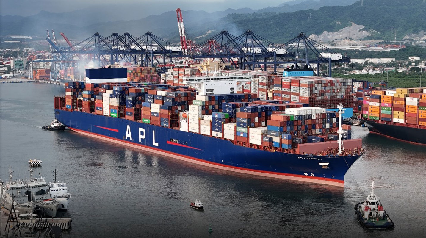 Manzanillo consolida su posición entre mega puertos del mundo