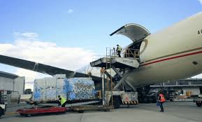 Carga aérea mundial crece 5 % en noviembre… pero el impulso del e-commerce empieza a amainar