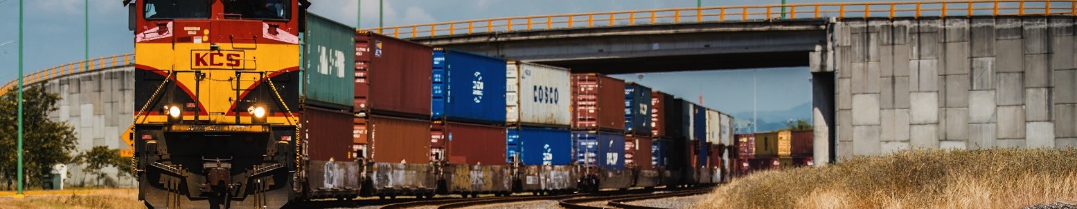 Supera el puerto de Lázaro Cárdenas manejo de dos millones de contenedores