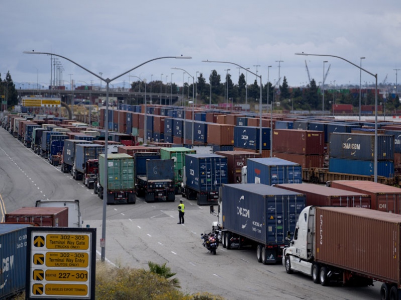 Una paralización general en los puertos de Los Ángeles y Long Beach significaría una pérdida de US$1.000 millones al día